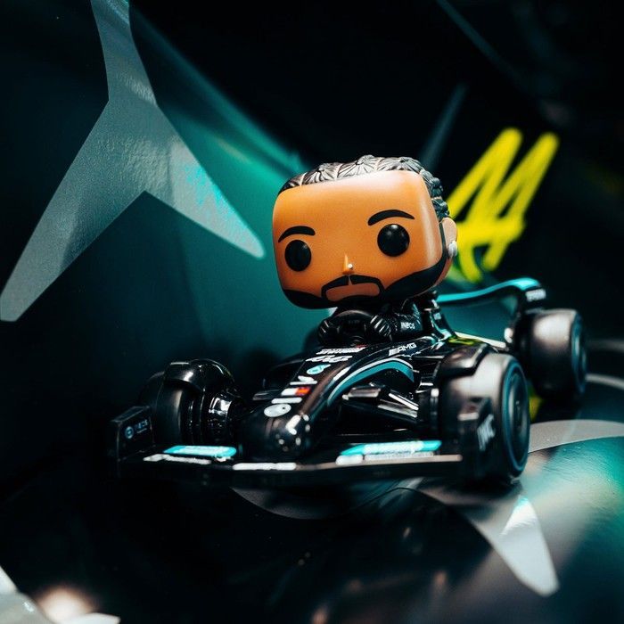 Ігрова фігурка Funko POP! - Льюїс Гамільтон на машині 75797 фото
